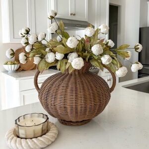 6/Cream Peony Stem by Ashland